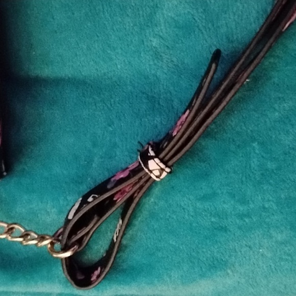 Steve madden brand new crossbody never used black with rose and pink floral - Picture 4 of 4